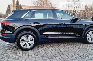 Внедорожник / Кроссовер Audi e-tron 2020 в Тернополе