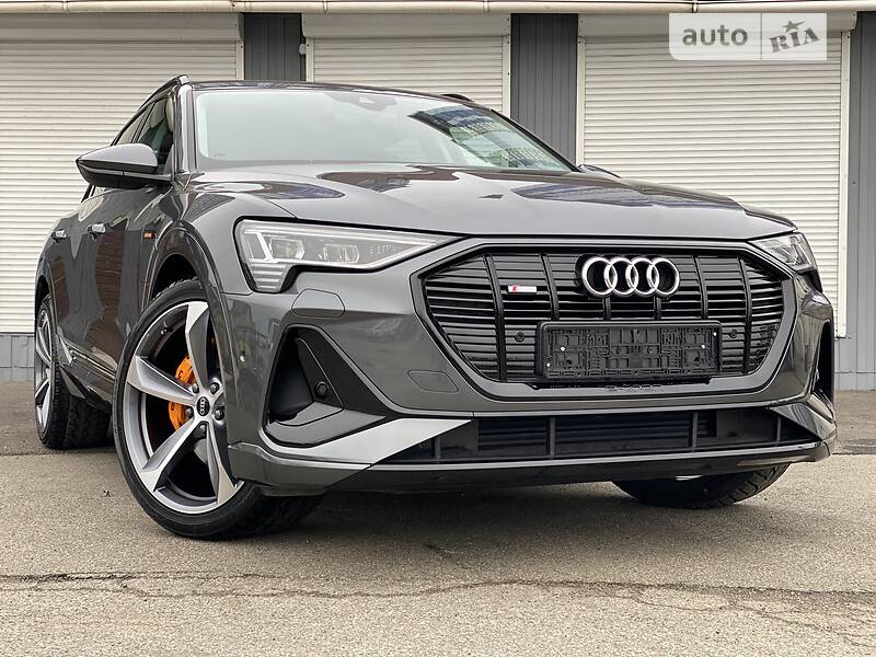 Позашляховик / Кросовер Audi e-tron 2022 в Києві