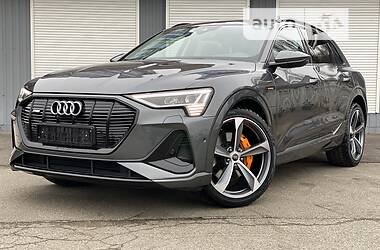Позашляховик / Кросовер Audi e-tron 2022 в Києві