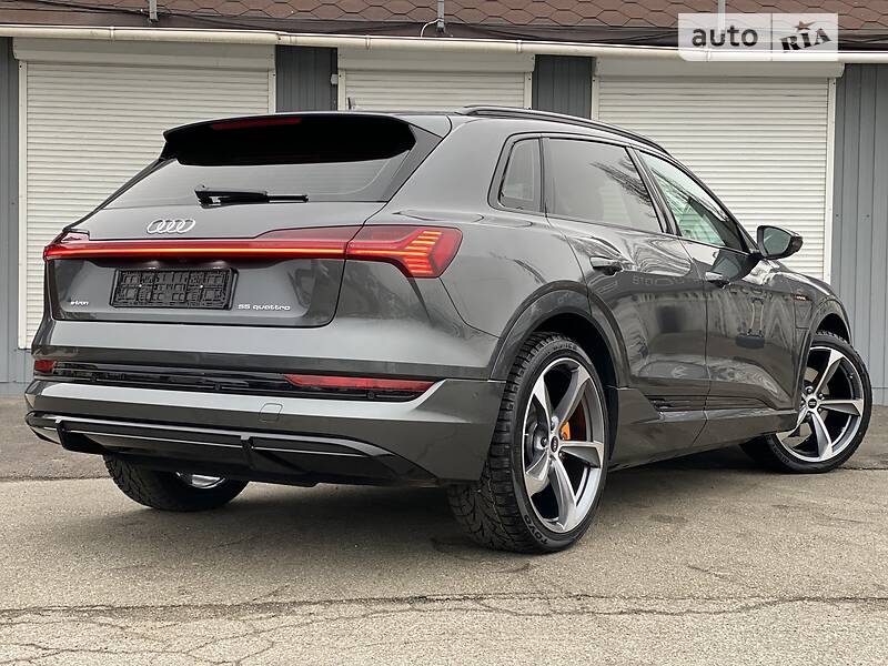 Позашляховик / Кросовер Audi e-tron 2022 в Києві