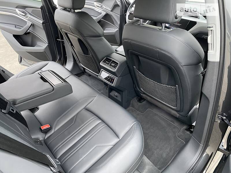 Позашляховик / Кросовер Audi e-tron 2022 в Києві