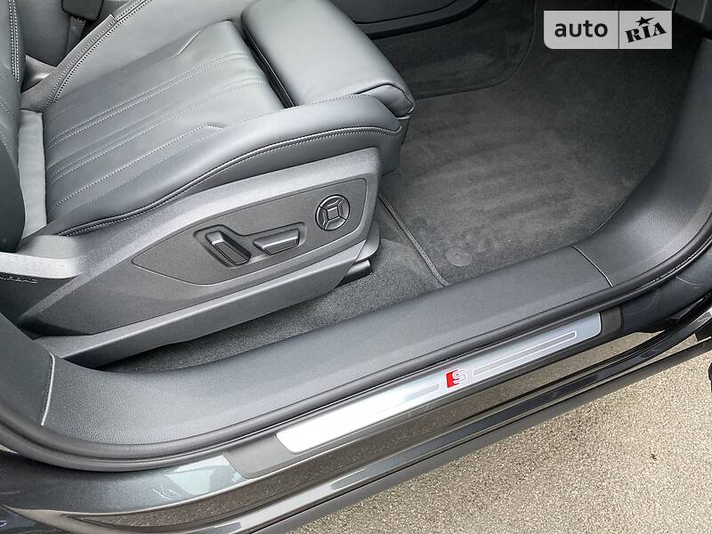 Позашляховик / Кросовер Audi e-tron 2022 в Києві