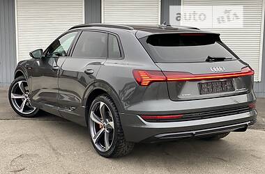 Позашляховик / Кросовер Audi e-tron 2022 в Києві