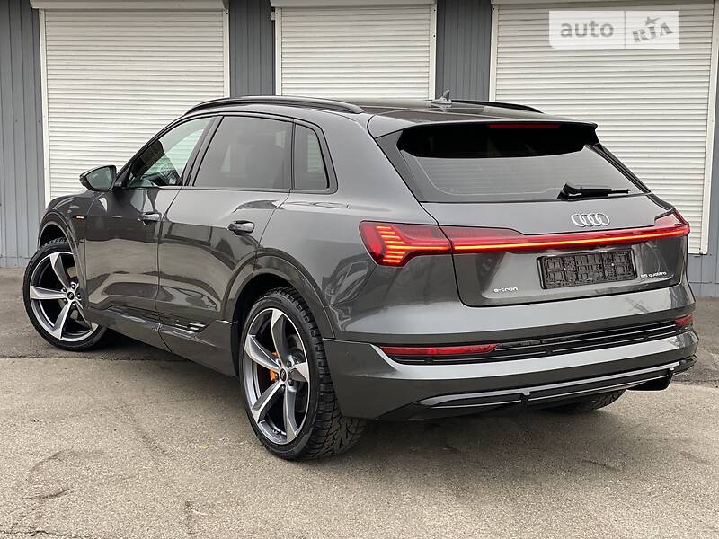 Позашляховик / Кросовер Audi e-tron 2022 в Києві