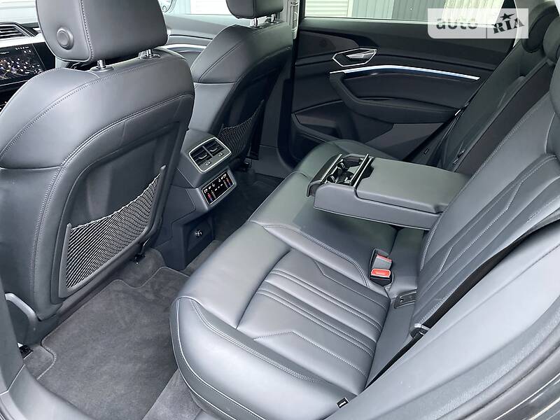 Позашляховик / Кросовер Audi e-tron 2022 в Києві