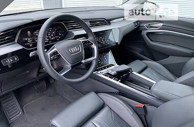 Позашляховик / Кросовер Audi e-tron 2022 в Києві