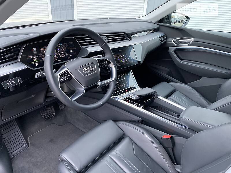 Позашляховик / Кросовер Audi e-tron 2022 в Києві
