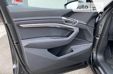 Позашляховик / Кросовер Audi e-tron 2022 в Києві