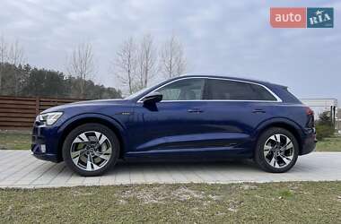 Внедорожник / Кроссовер Audi e-tron 2020 в 