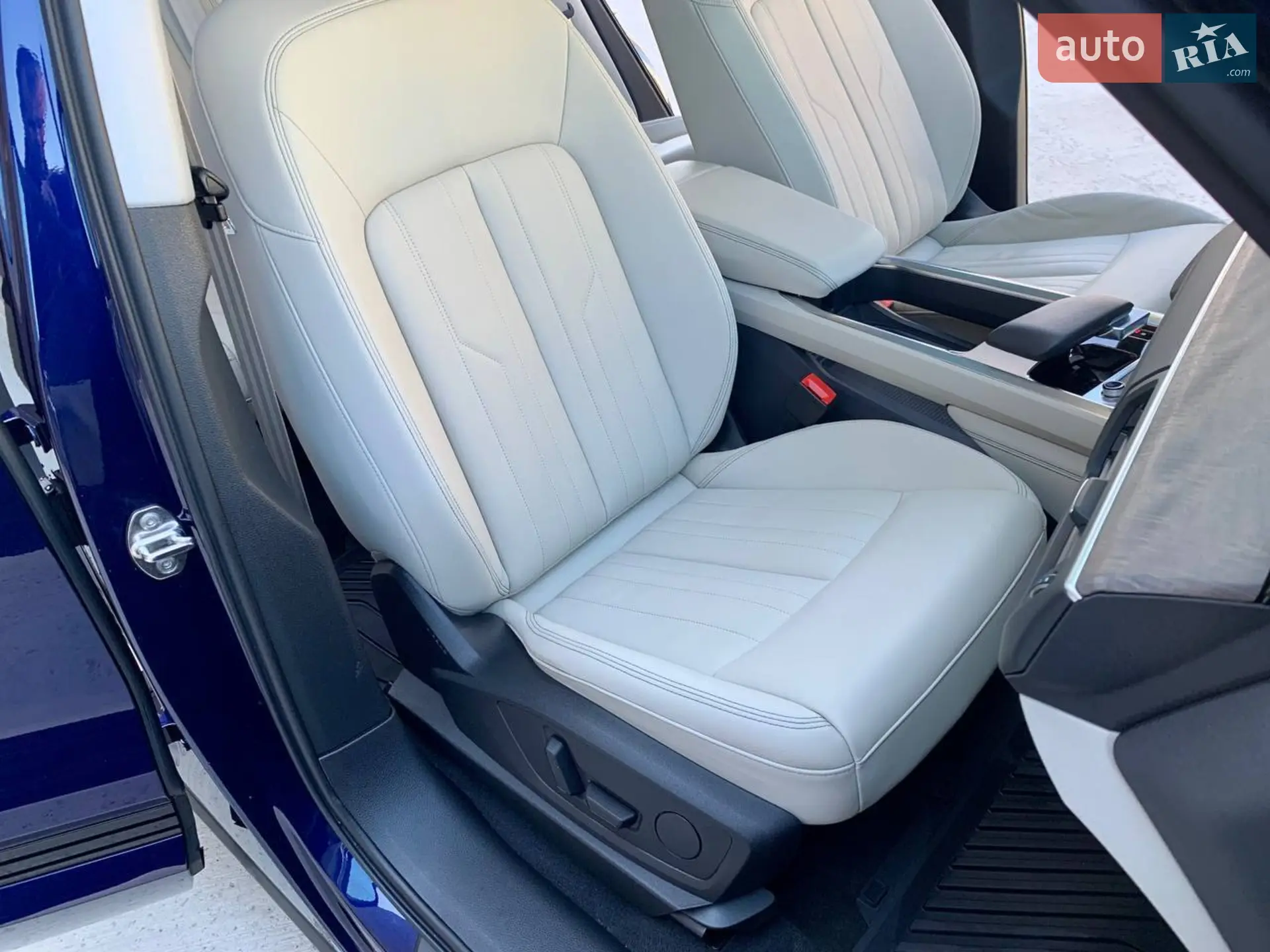 2020 Audi e-tron - мініатюра 35