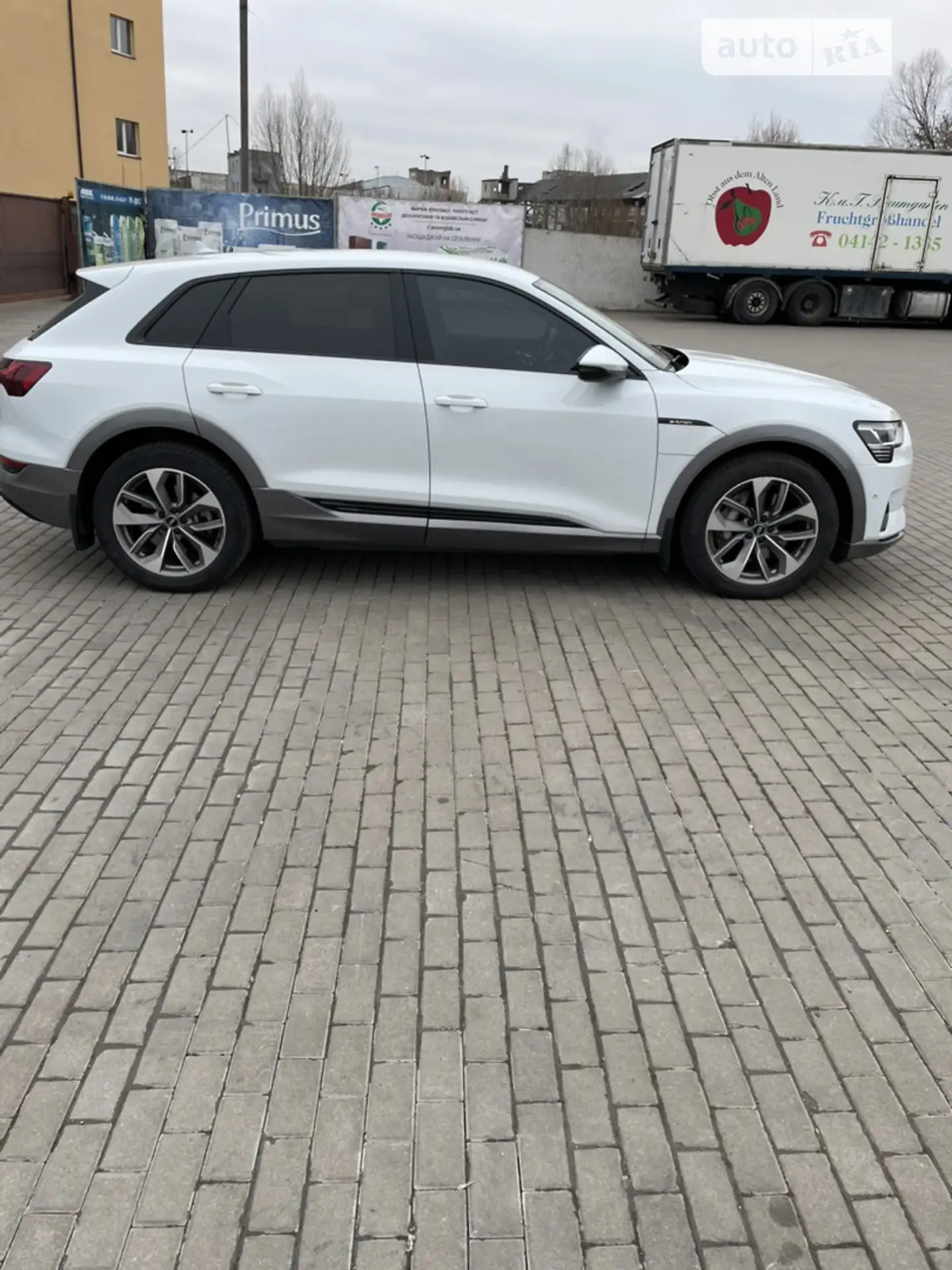 2020 Audi e-tron - мініатюра 6