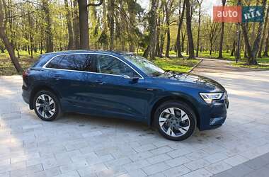 Внедорожник / Кроссовер Audi e-tron 2019 в 
