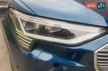 Внедорожник / Кроссовер Audi e-tron 2019 в 