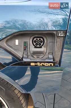 Внедорожник / Кроссовер Audi e-tron 2019 в 