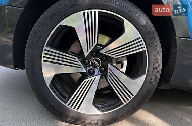 Внедорожник / Кроссовер Audi e-tron 2020 в 