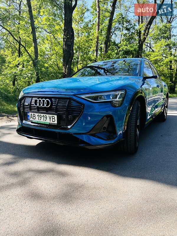 Позашляховик / Кросовер Audi e-tron 2020 в Києві
