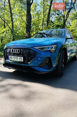 Внедорожник / Кроссовер Audi e-tron 2020 в 