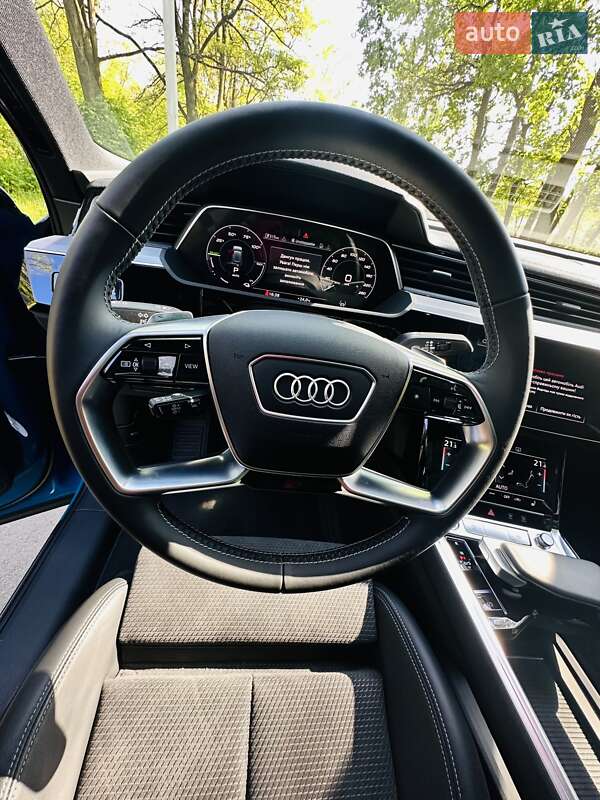Позашляховик / Кросовер Audi e-tron 2020 в Києві