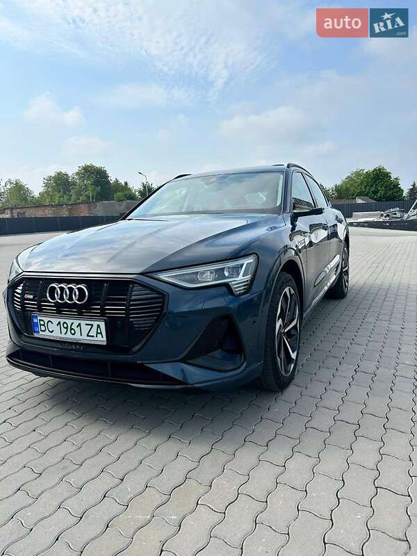 Audi e-tron 2021