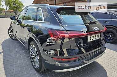 Позашляховик / Кросовер Audi e-tron 2020 в 