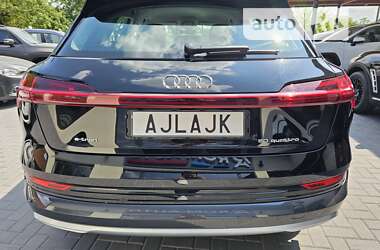 Позашляховик / Кросовер Audi e-tron 2020 в 