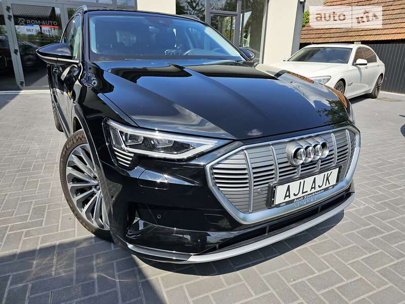 Внедорожник / Кроссовер Audi e-tron 2020 в 