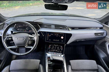 Внедорожник / Кроссовер Audi e-tron 2020 в 
