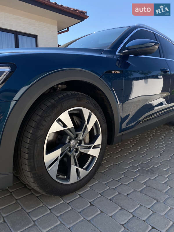 Внедорожник / Кроссовер Audi e-tron 2020 в Тростянце