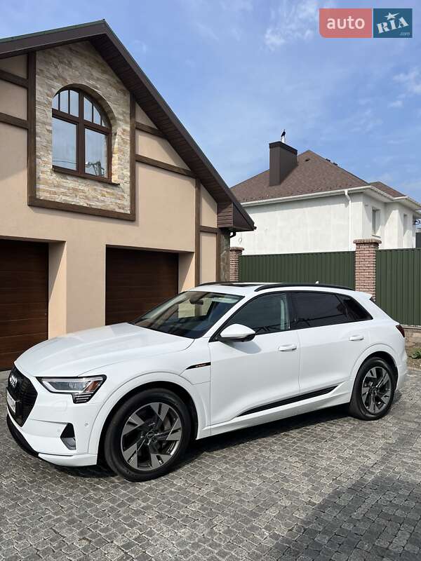 Внедорожник / Кроссовер Audi e-tron 2021 в Хмельницком