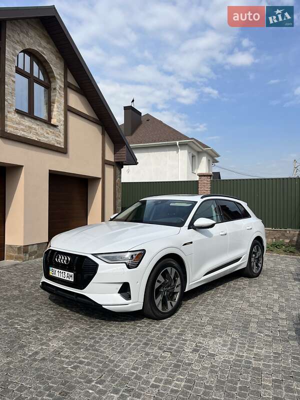 Внедорожник / Кроссовер Audi e-tron 2021 в Хмельницком