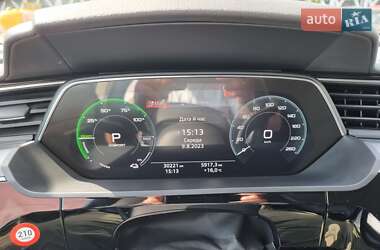 Внедорожник / Кроссовер Audi e-tron 2019 в 