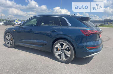 Внедорожник / Кроссовер Audi e-tron 2019 в 
