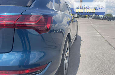 Внедорожник / Кроссовер Audi e-tron 2019 в 