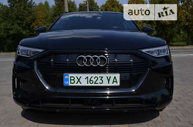 Позашляховик / Кросовер Audi e-tron 2019 в 