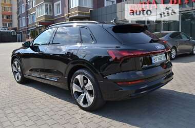 Позашляховик / Кросовер Audi e-tron 2019 в 