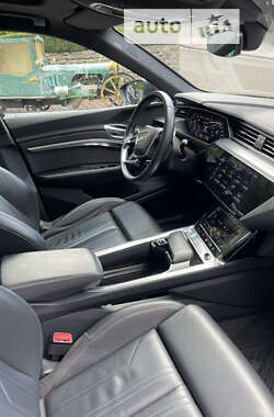 Позашляховик / Кросовер Audi e-tron 2019 в Тернополі