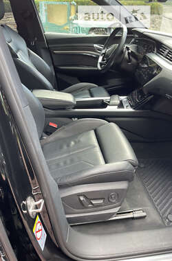 Позашляховик / Кросовер Audi e-tron 2019 в Тернополі