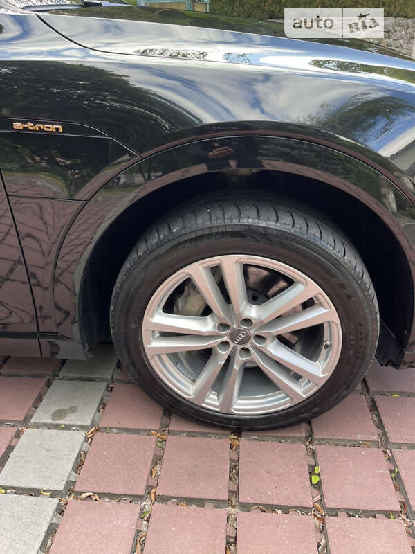 Внедорожник / Кроссовер Audi e-tron 2019 в Тернополе фото 62 Внедорожник / Кроссовер Audi e-tron 2019 в Тернополе