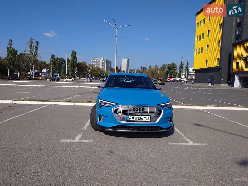 Внедорожник / Кроссовер Audi e-tron 2018 в Киеве