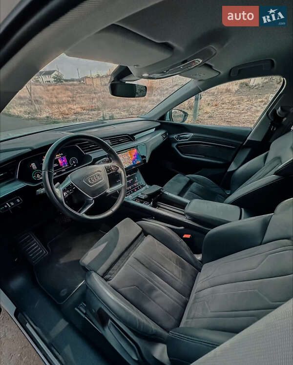 Внедорожник / Кроссовер Audi e-tron 2020 в Одессе
