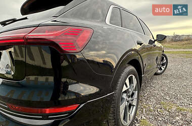 Внедорожник / Кроссовер Audi e-tron 2019 в 