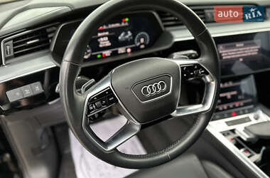 Внедорожник / Кроссовер Audi e-tron 2019 в 