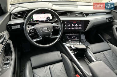 Внедорожник / Кроссовер Audi e-tron 2019 в 
