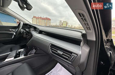 Внедорожник / Кроссовер Audi e-tron 2019 в 