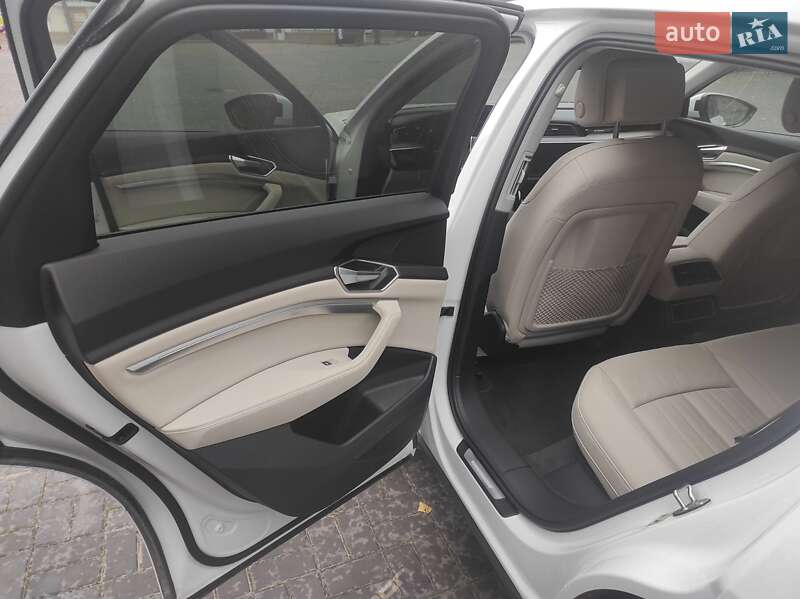 Внедорожник / Кроссовер Audi e-tron 2022 в Каменском фото 16 Внедорожник / Кроссовер Audi e-tron 2022 в Каменском