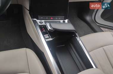 Внедорожник / Кроссовер Audi e-tron 2022 в 