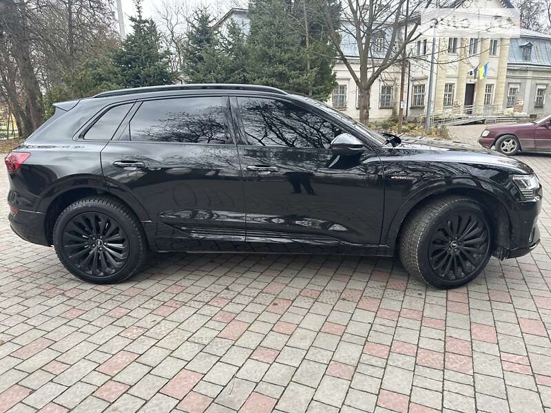 Внедорожник / Кроссовер Audi e-tron 2019 в Львове фото 8 Внедорожник / Кроссовер Audi e-tron 2019 в Львове