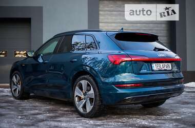 Позашляховик / Кросовер Audi e-tron 2019 в 