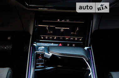 Позашляховик / Кросовер Audi e-tron 2019 в 