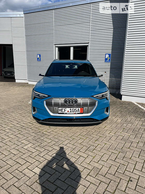 Внедорожник / Кроссовер Audi e-tron 2019 в Днепре фото 7 Внедорожник / Кроссовер Audi e-tron 2019 в Днепре
